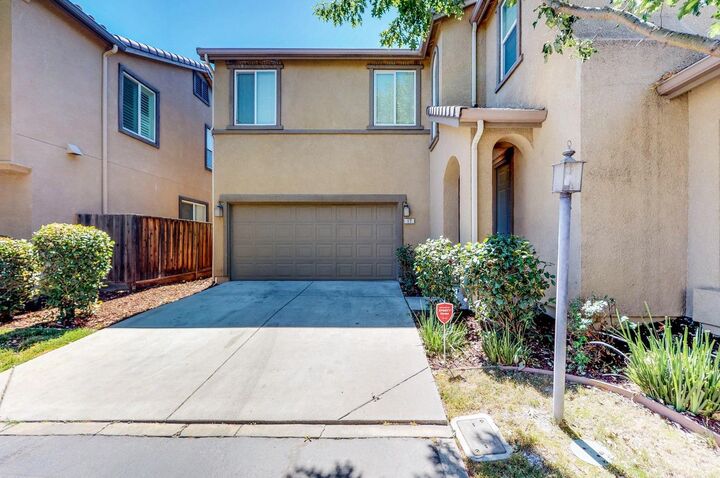 Property Photo: 17 Outer Banks Place CA 95835