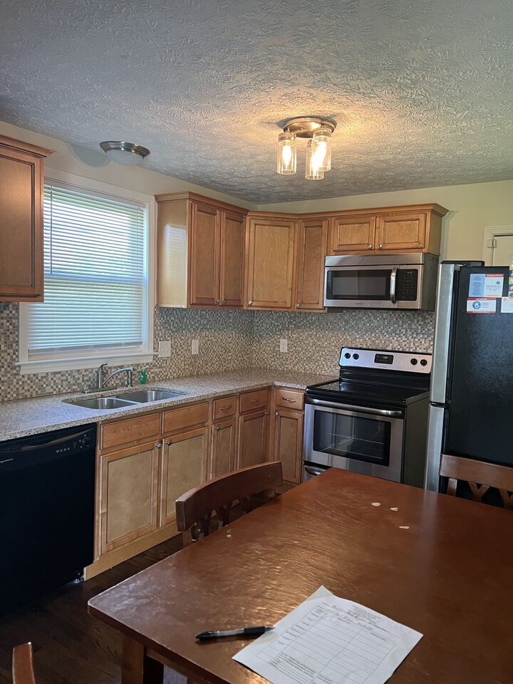 Property Photo:  5925 Carl Pl  TN 37209 