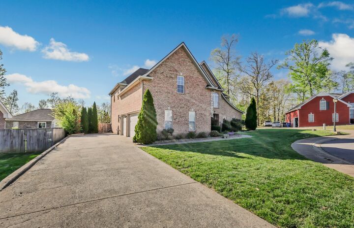 Property Photo: 132 Lyme Dr TN 37043