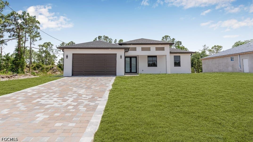 Property Photo:  618 Raintree Street E  FL 33974 