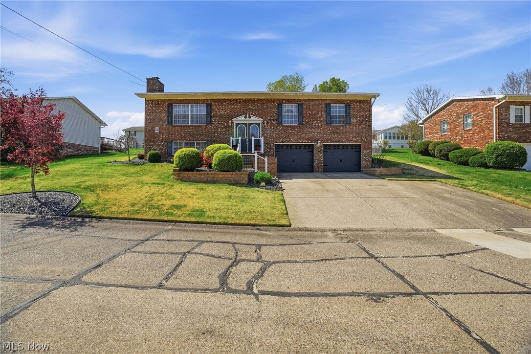 Property Photo:  45 Oak Circle  WV 26101 