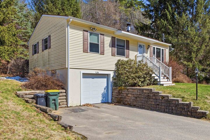 Property Photo:  34 Valley Street  NH 03246 