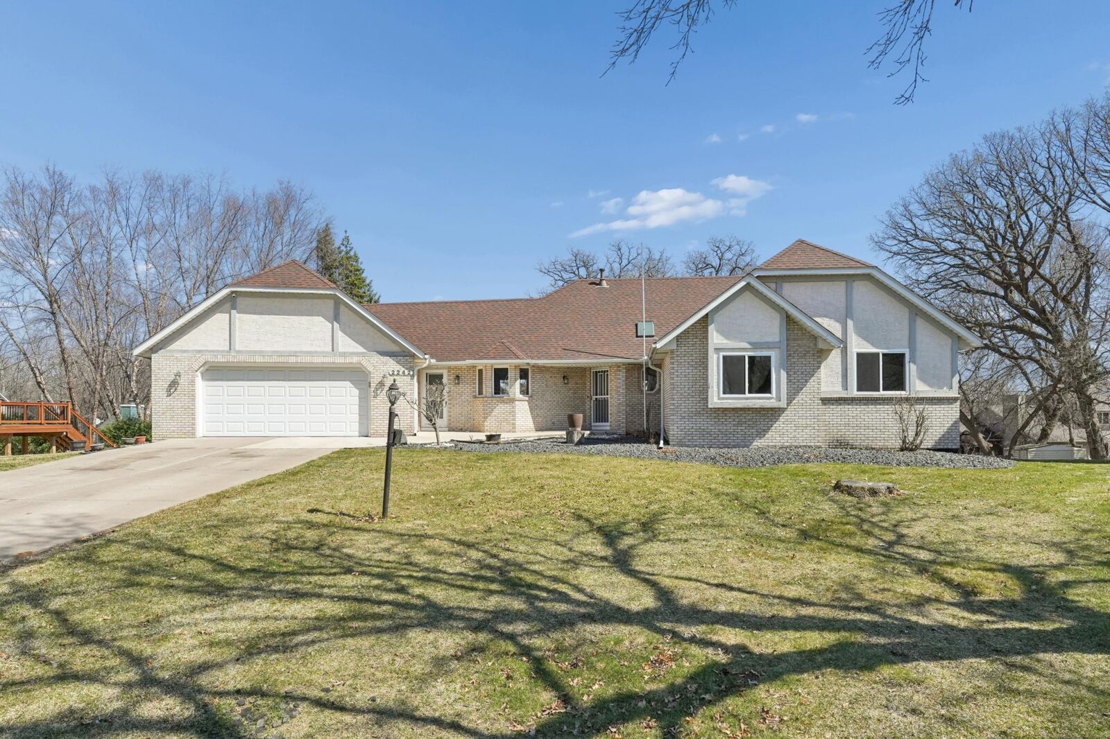 Property Photo:  2242 Jennifer Lane  MN 55109 