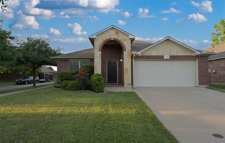 Property Photo:  3124 Stonecrop Trail  TX 76226 