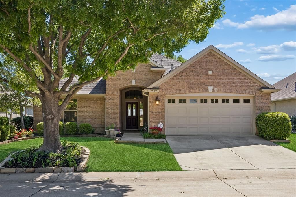 Property Photo: 9221 Perimeter Street TX 76207