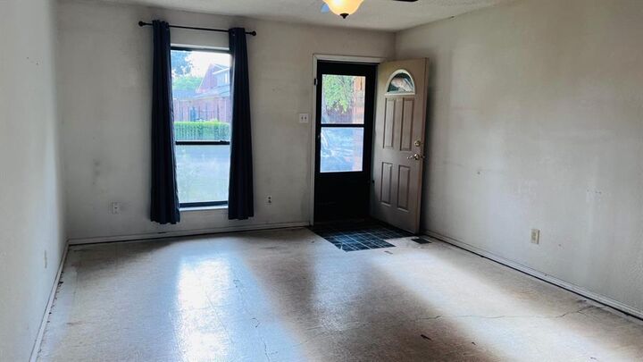 Property Photo:  2405 Donna Drive  TX 75051 