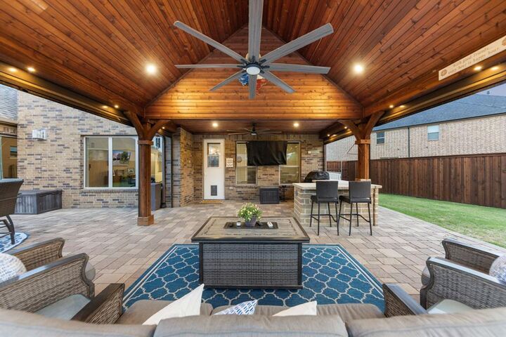 Property Photo: 5176 Kerstyn Drive TX 75036