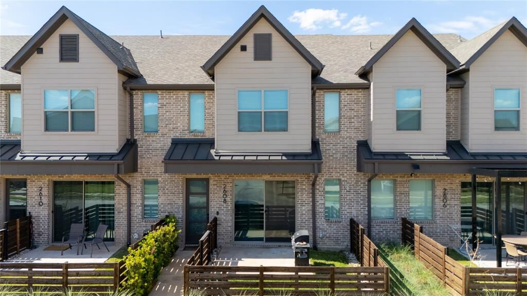 Property Photo:  2608 La Cala Drive O  TX 75054 