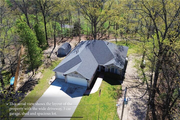 Property Photo:  11 Bardon Lane  AR 72714 