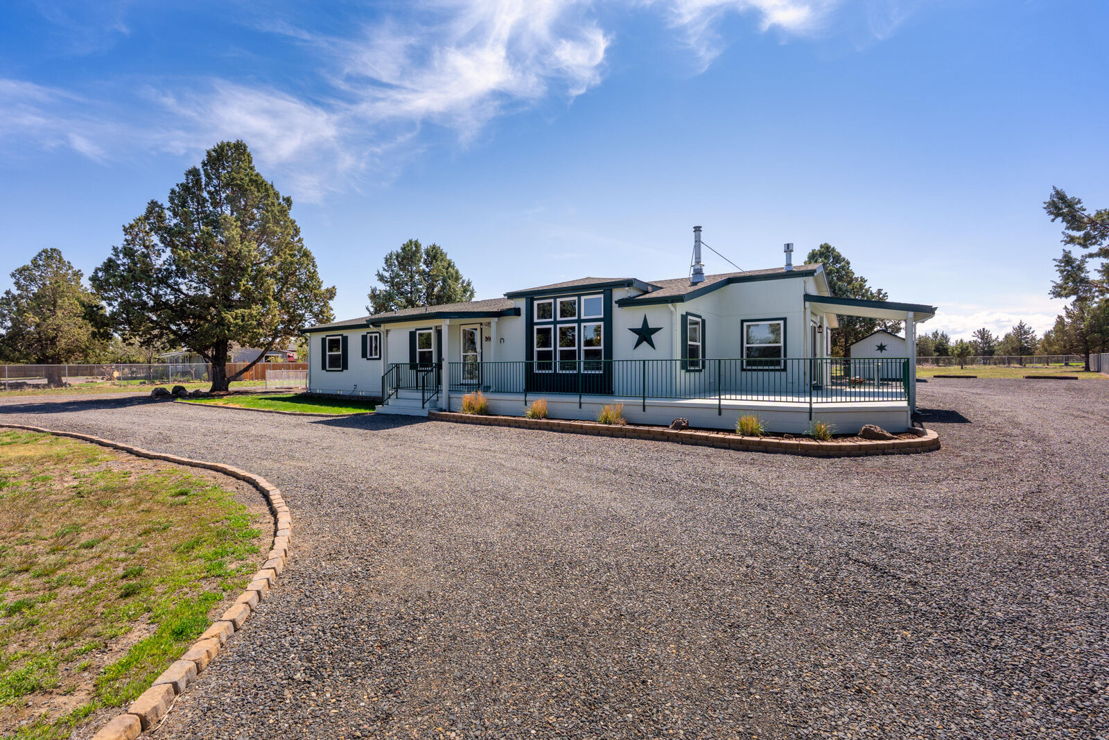 Property Photo: 14204 SW Peninsula Drive OR 97760