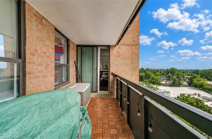 Property Photo:  3845 Lakeshore Boulevard W 804  ON M8W 4Y3 