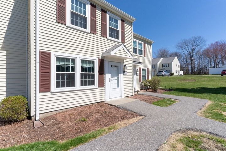 Property Photo: 2902 Forest Park Dr 2902 MA 01501