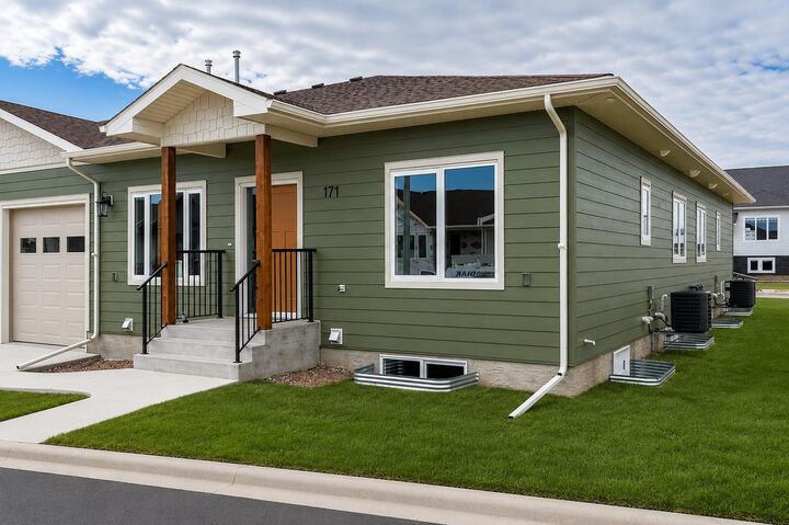242 Parkview Lane W — photo 1