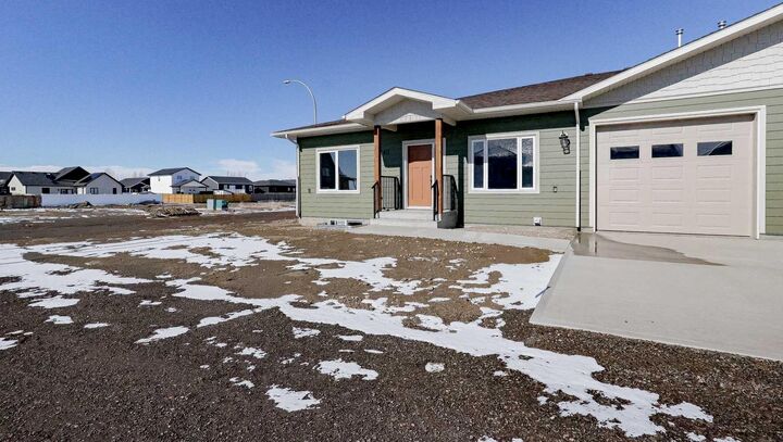 Property Photo: 240 Parkview Lane W AB T0K 0G0