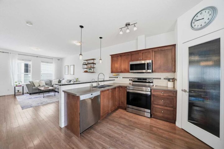 Property Photo:  1001 8 Street NW 4803  AB T4B 0W3 