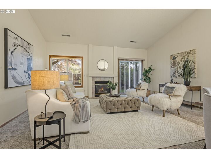 Property Photo:  438 SE 71st Pl  OR 97123 