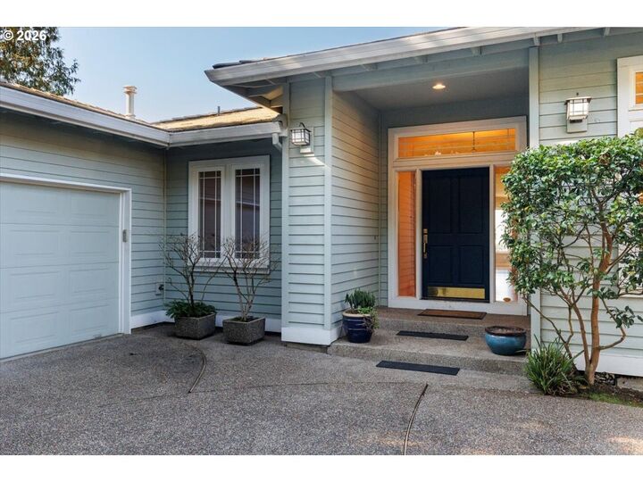 Property Photo: 2212 NW Pinnacle Dr OR 97229