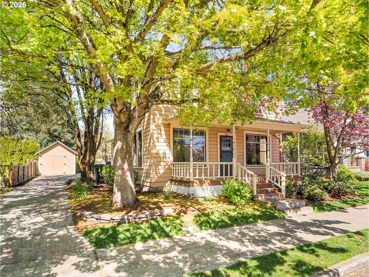 Property Photo: 947 SE Spokane St SE OR 97202