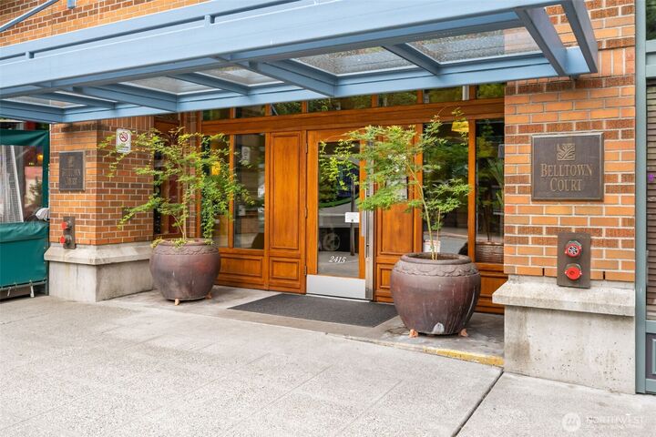 Property Photo:  2415  2nd Avenue 750  WA 98121 