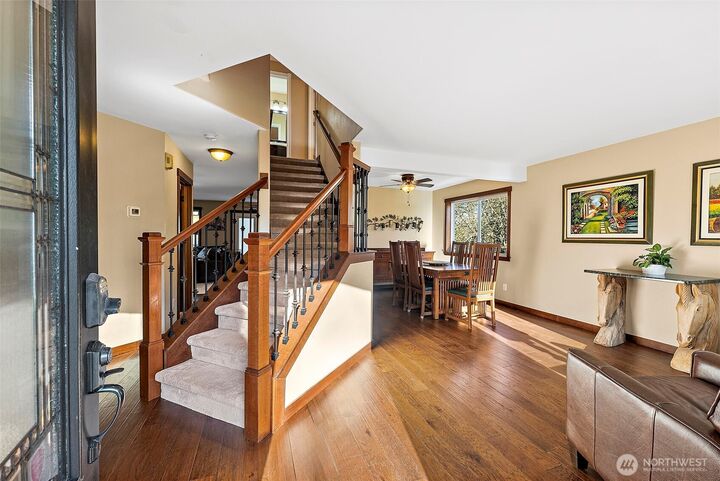 Property Photo:  1312  203rd Avenue E  WA 98391 
