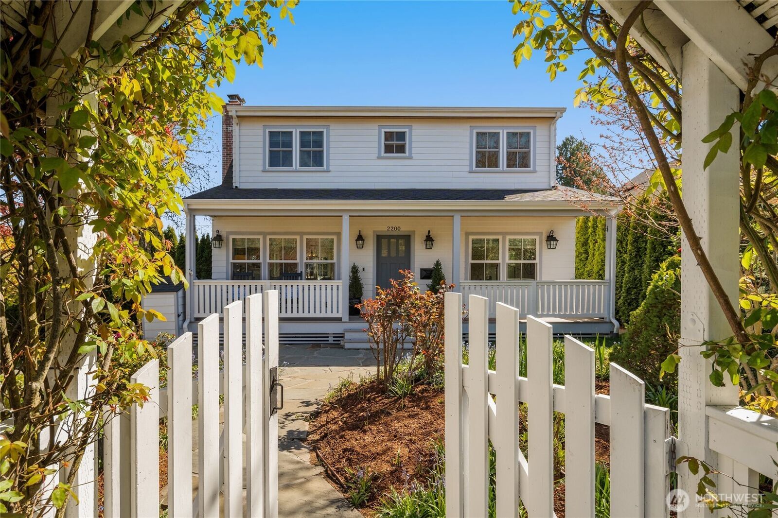 Property Photo:  2200  41st Ave  SW  WA 98116 