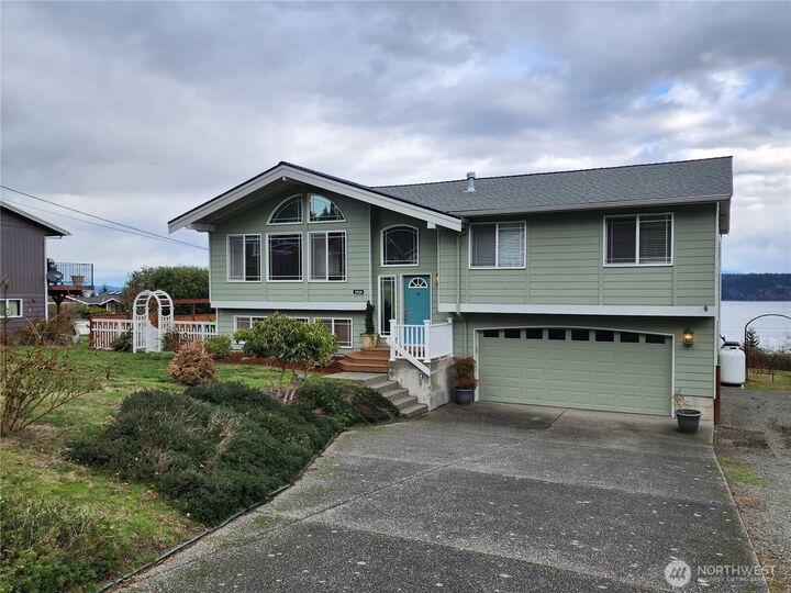 Property Photo:  2919  Viewmont Place  WA 98282 