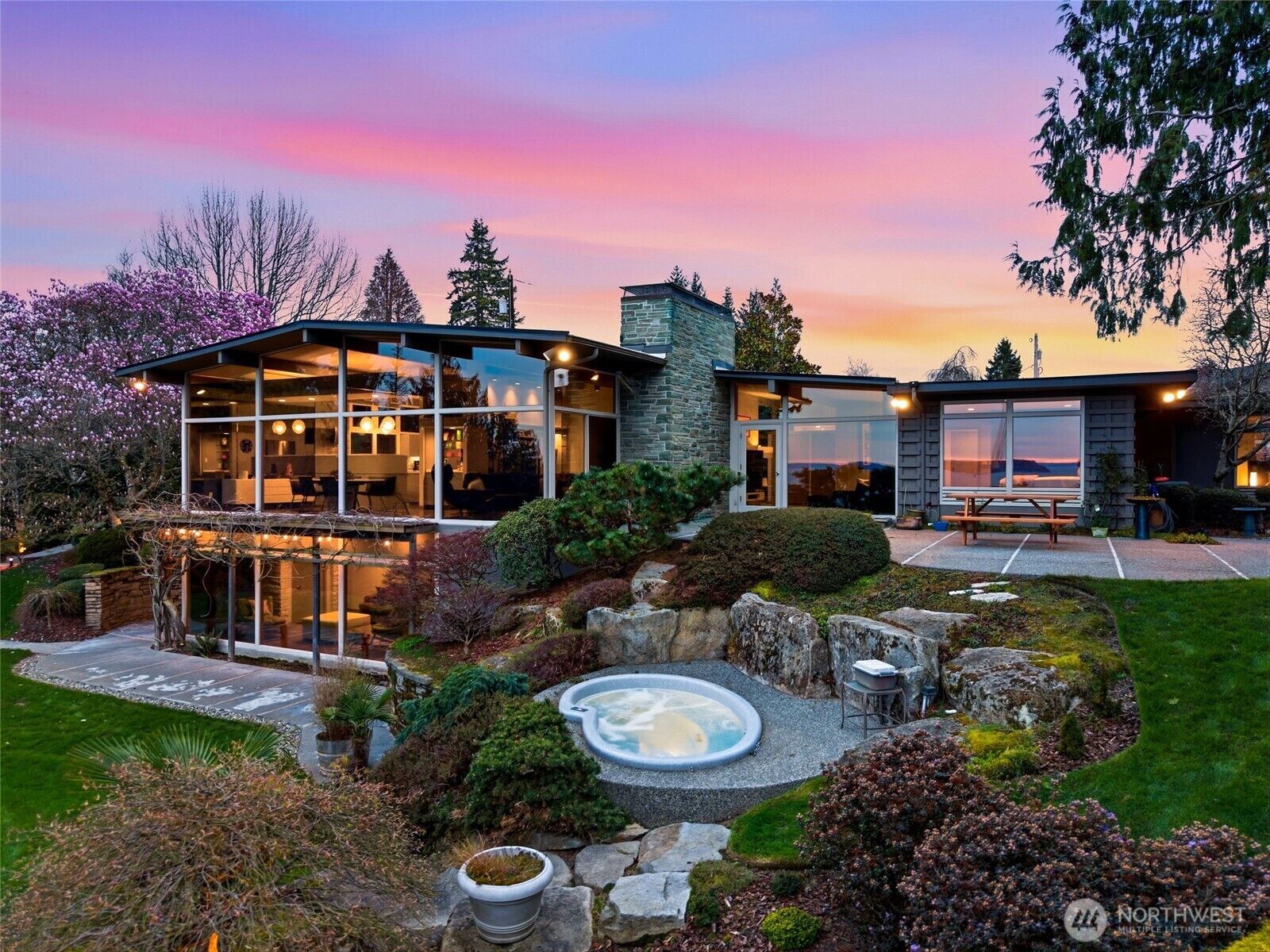 Property Photo: 316 Heather Road WA 98203