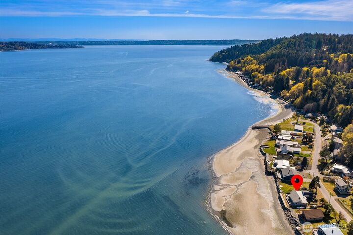 Property Photo:  27518  Sandy Shores Drive SW  WA 98070 