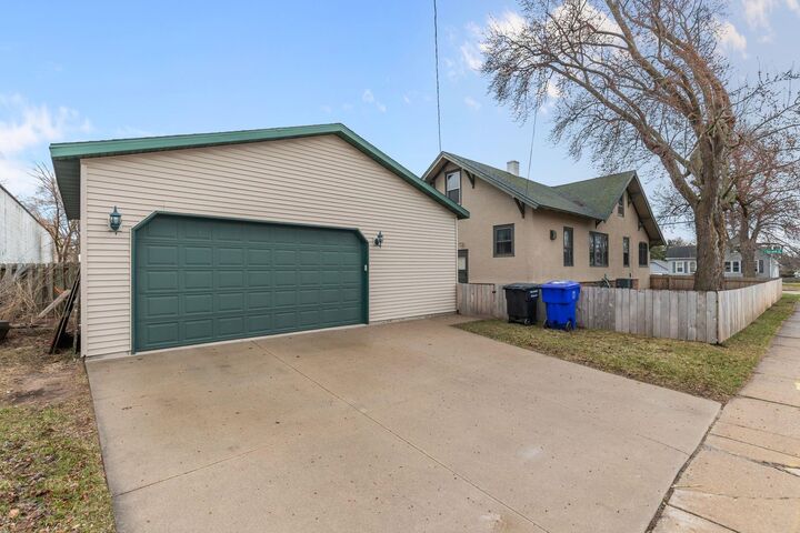 Property Photo:  1354 W 2nd Street  WI 54914 