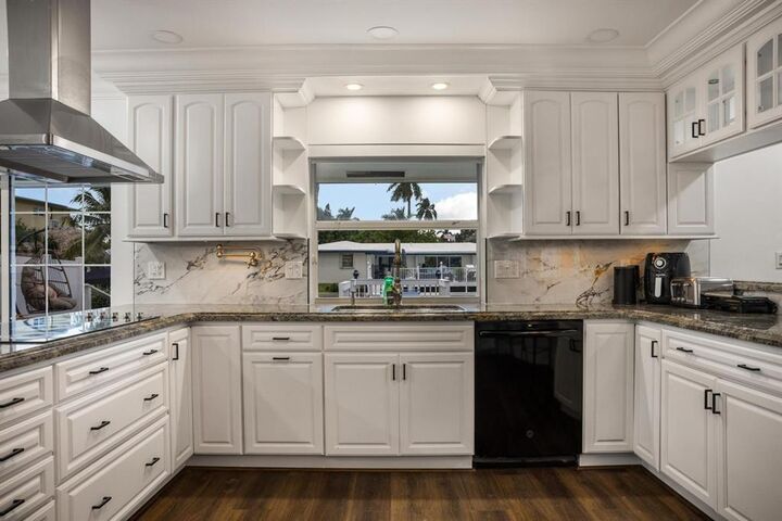Property Photo: 1419 NE 57th Street FL 33334