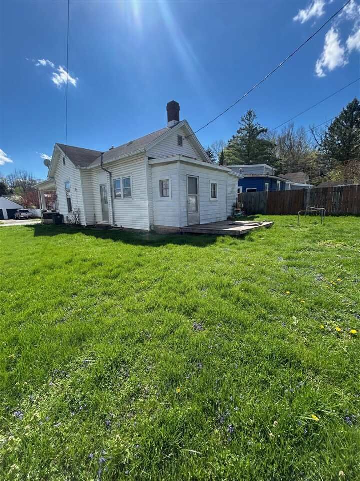 Property Photo:  610 W 9th Street  IN 47331 