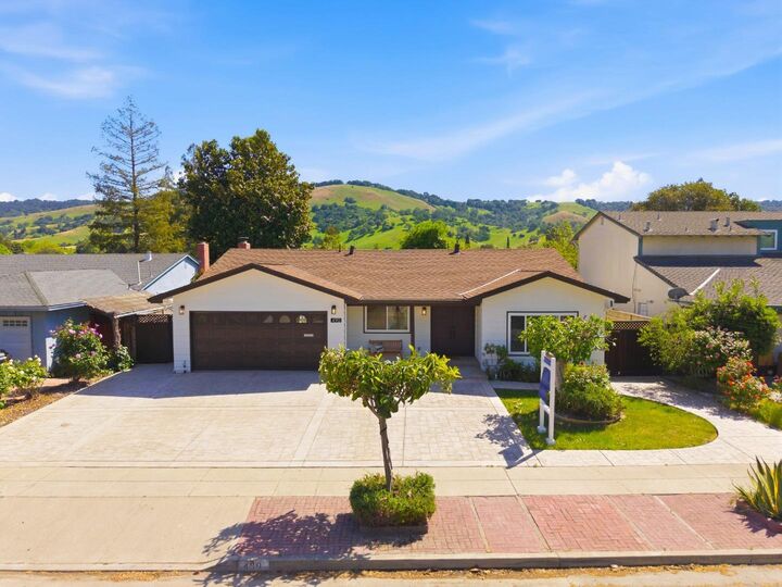 Property Photo:  490 Suisse Drive  CA 95123 