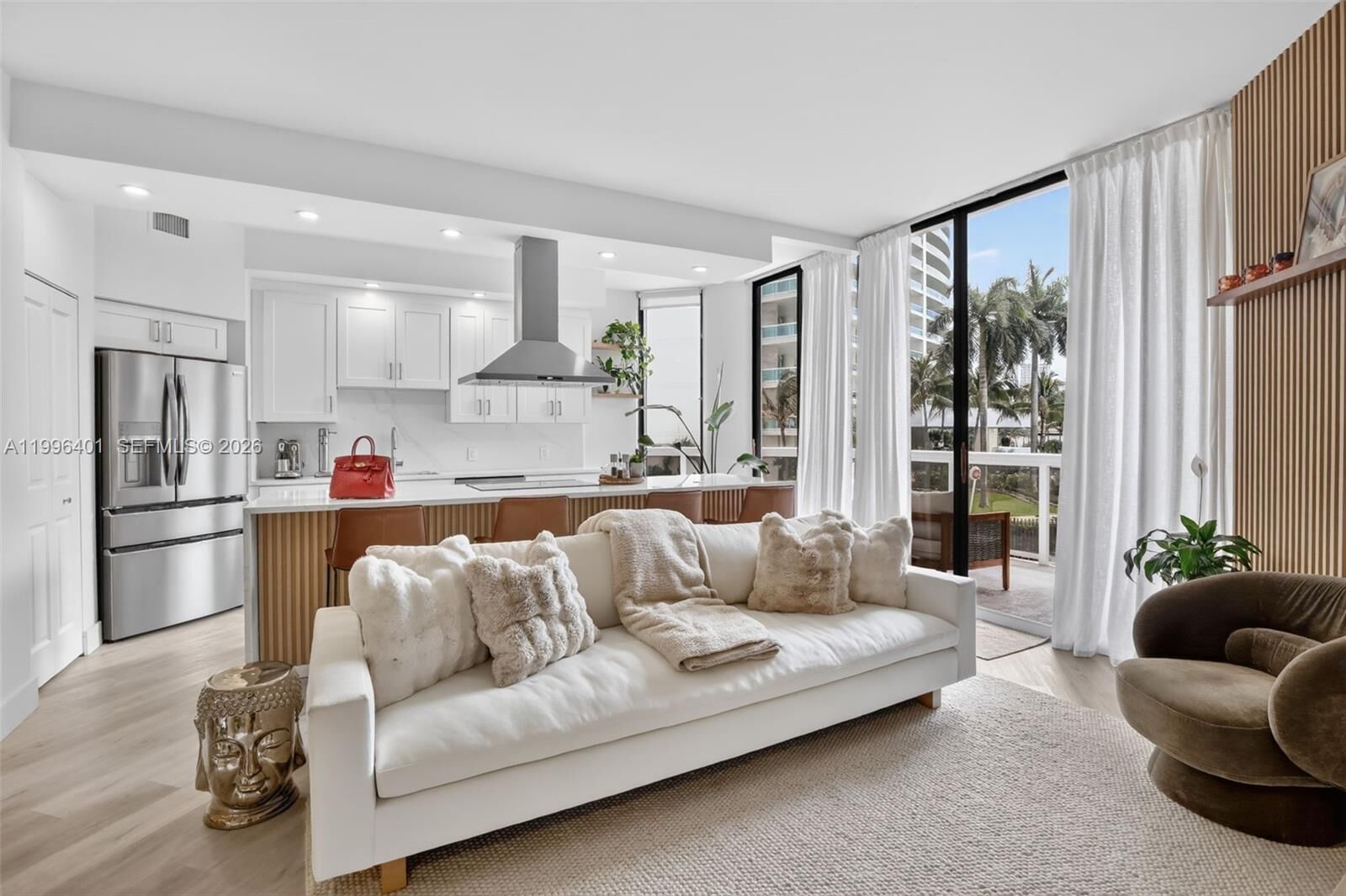 Property Photo:  20185 E Country Club Dr 204  FL 33180 