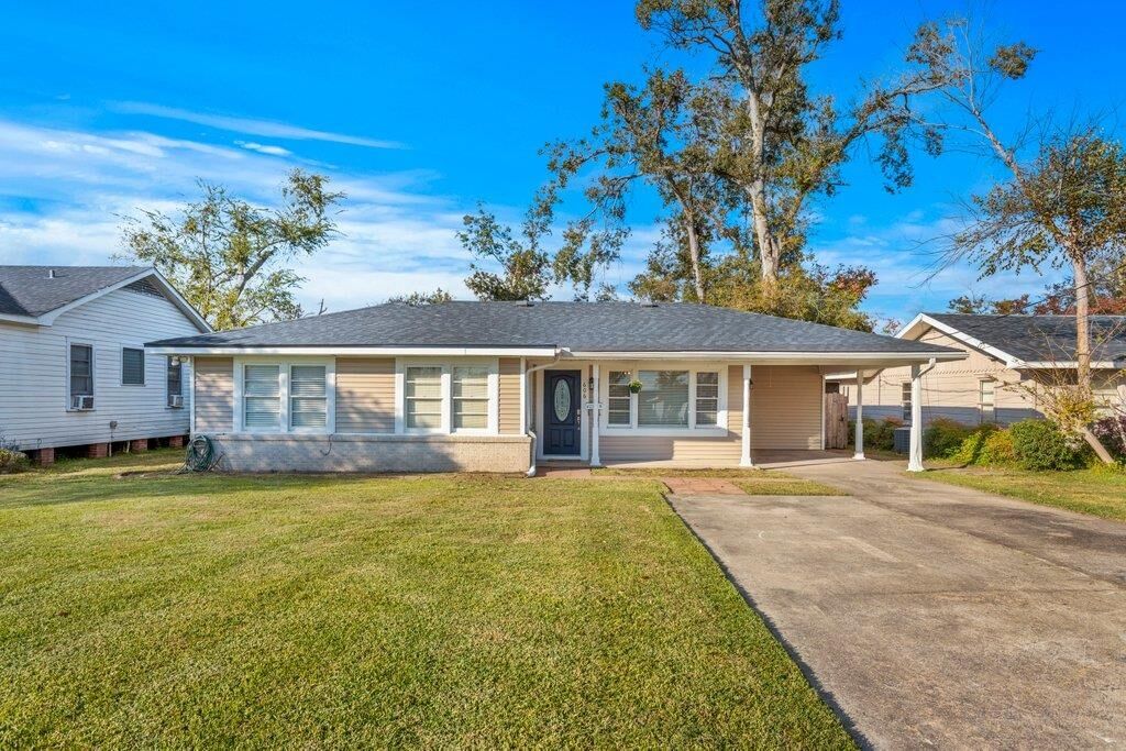 Property Photo:  606 W Lagrange Street W  LA 70605 