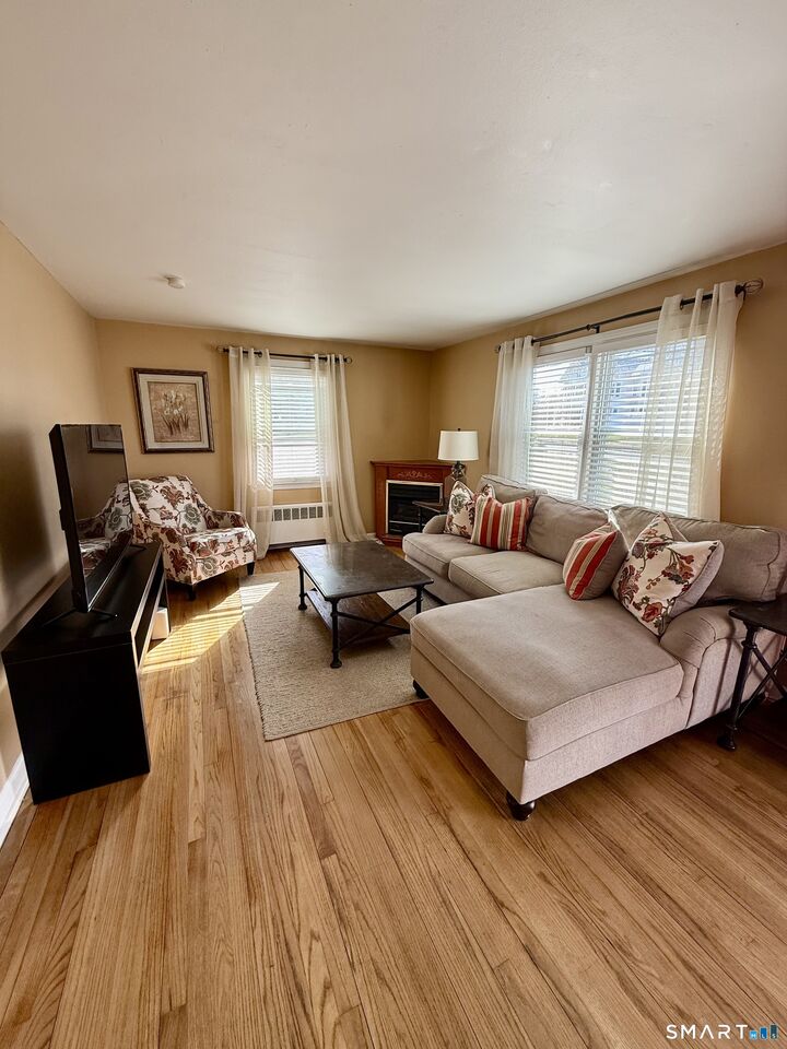 Property Photo:  177 Montowese Avenue  CT 06473 