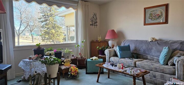 Property Photo:  732 97th Street  SK S0E 1T0 