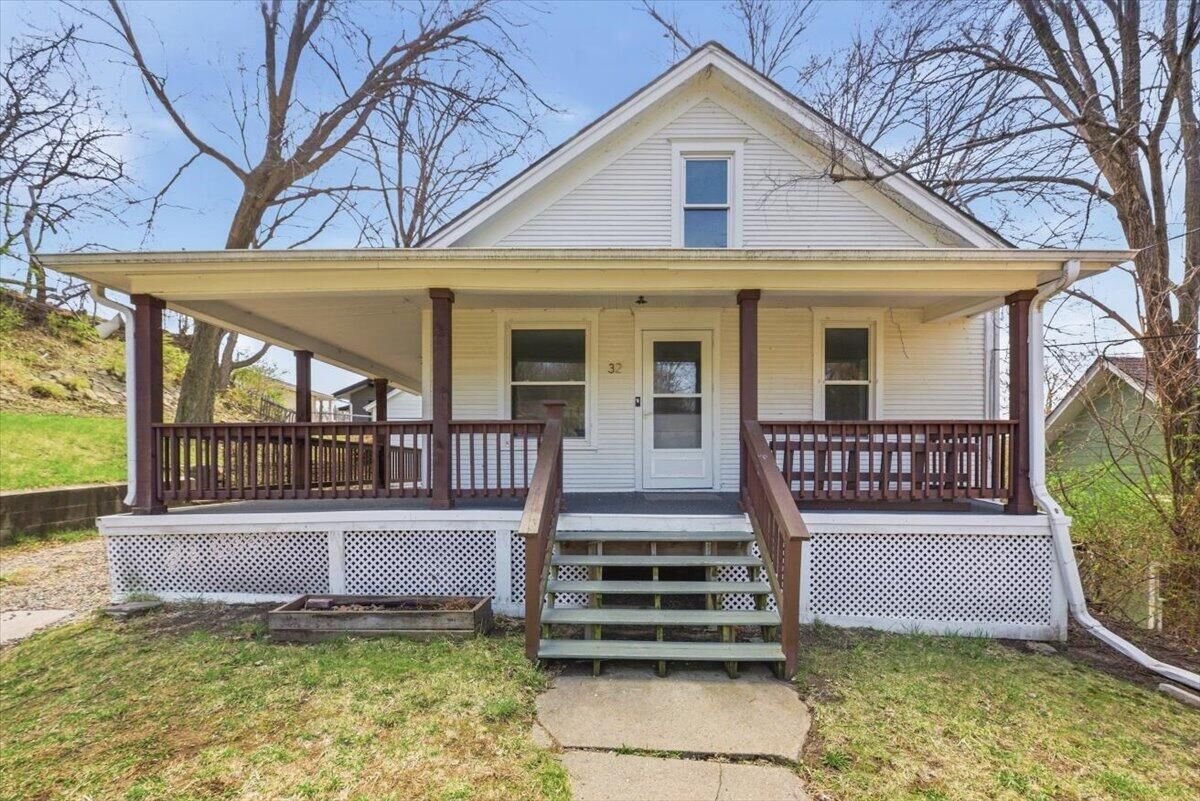 Property Photo:  32 Park  Circle  IA 51503 