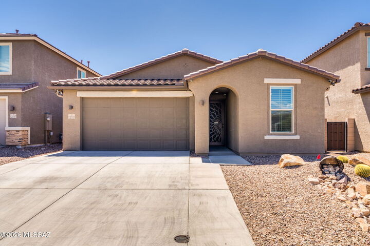 Property Photo: 12101 E Ryscott Circle AZ 85641