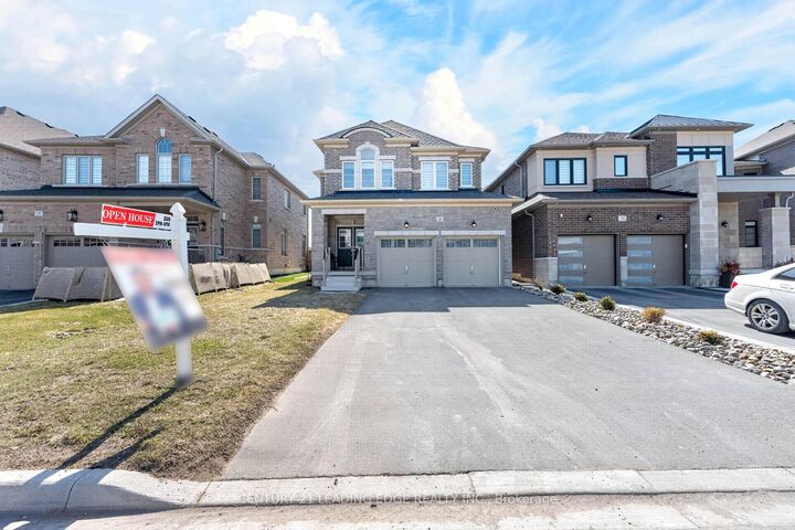 Photo de la propriété:  235 Ferragine Crescent  ON L3Z 4K1 