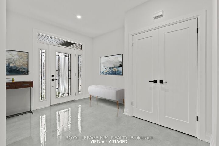 Property Photo:  4705 Lee Avenue  ON L2H 1M7 