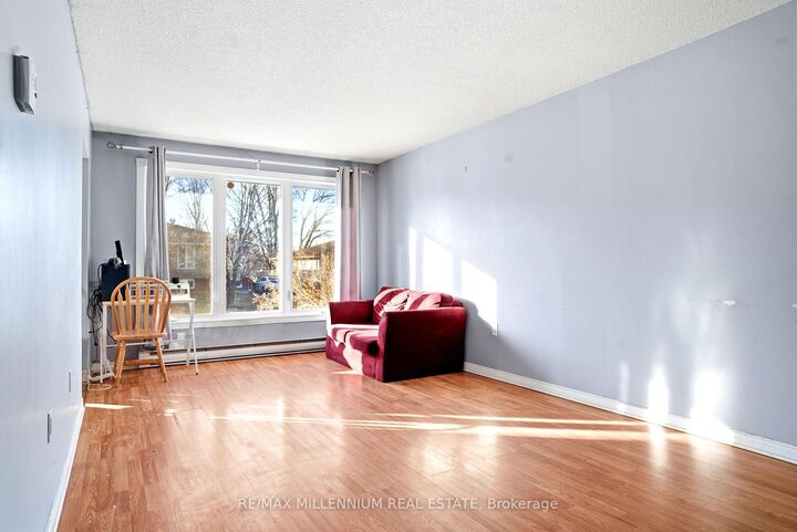 Property Photo: 8 Plumtree Place ON P1A 3Y6