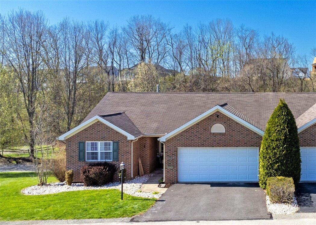Property Photo:  113 Merion Court  PA 15601 