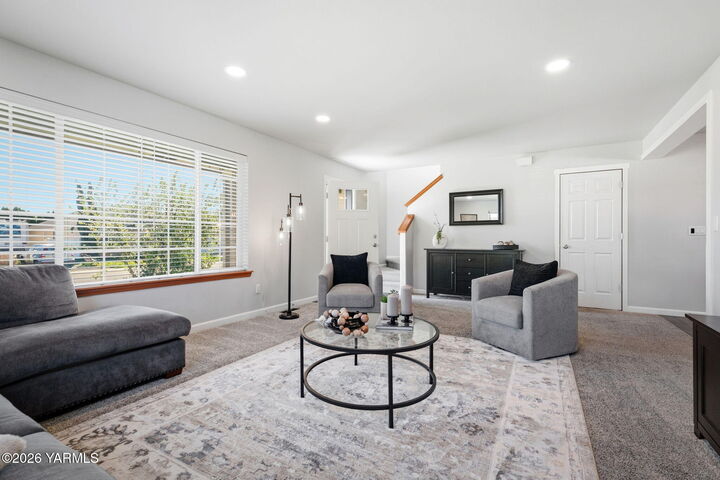 Property Photo:  2014 S 54th Ave  WA 98903 