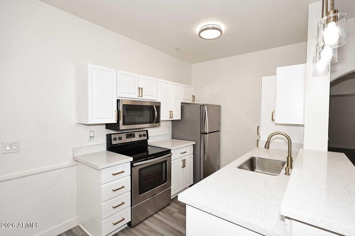 Property Photo:  9600 N 96th Street 202  AZ 85258 