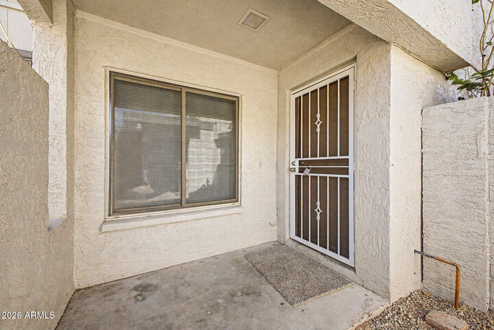 Property Photo:  2415 W Greenway Road 3  AZ 85023 