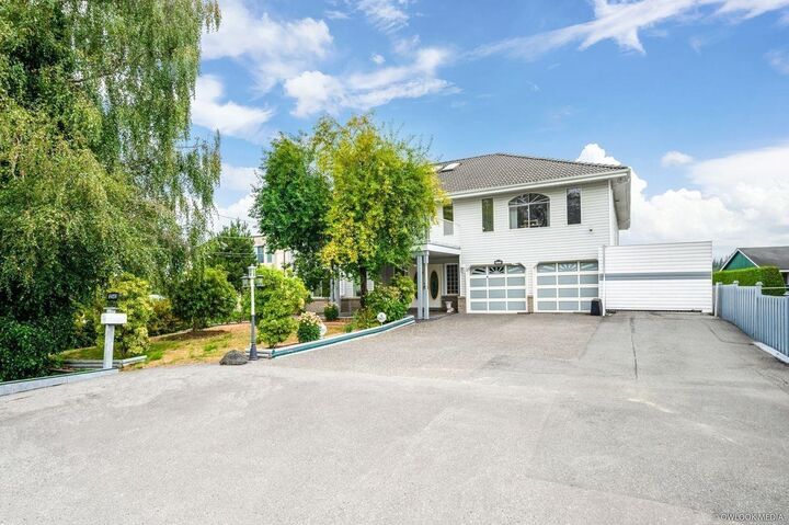 12540 Westminster Highway — photo 1