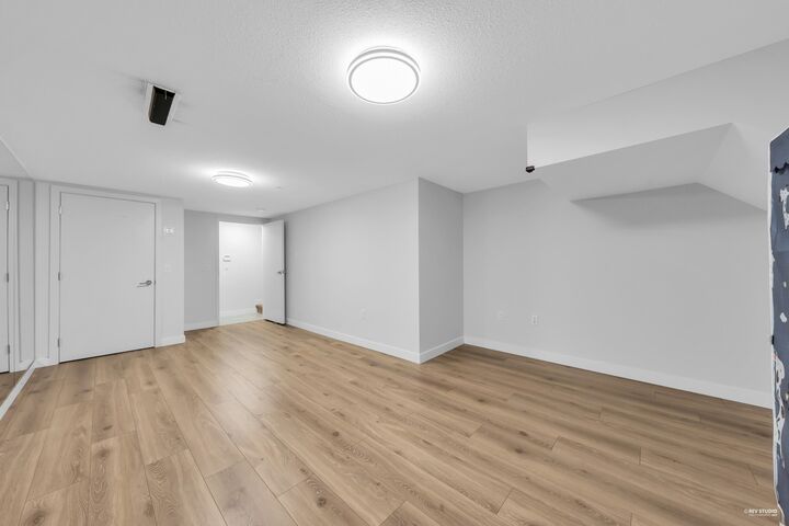 8576 Osler Street — photo 1