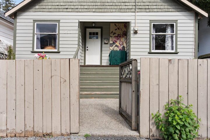 Property Photo: 253 First Avenue BC V2R 4Z2