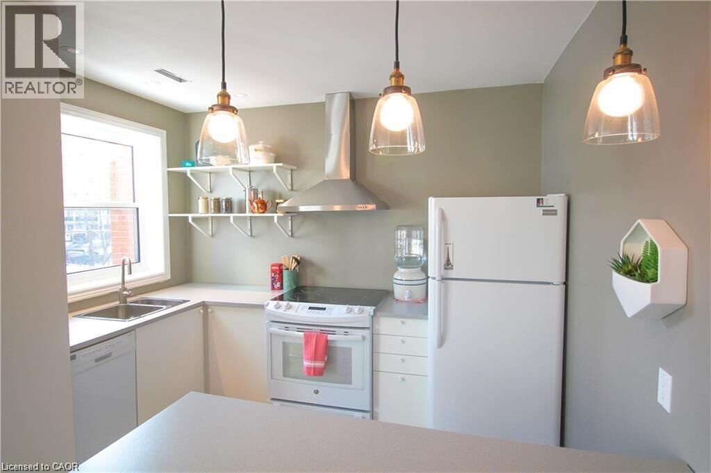 Property Photo: 130 Caroline Street South 2 ON L8P 3K8