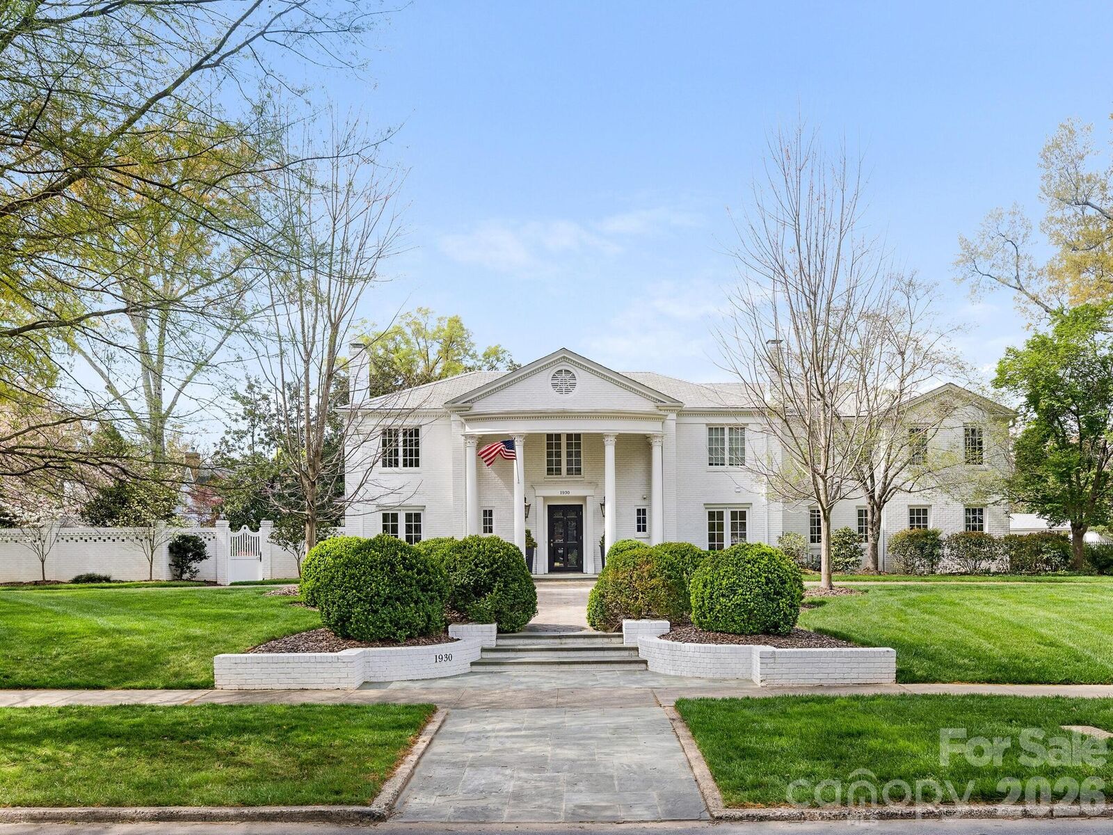 Property Photo:  1930 Queens Road W  NC 28207 